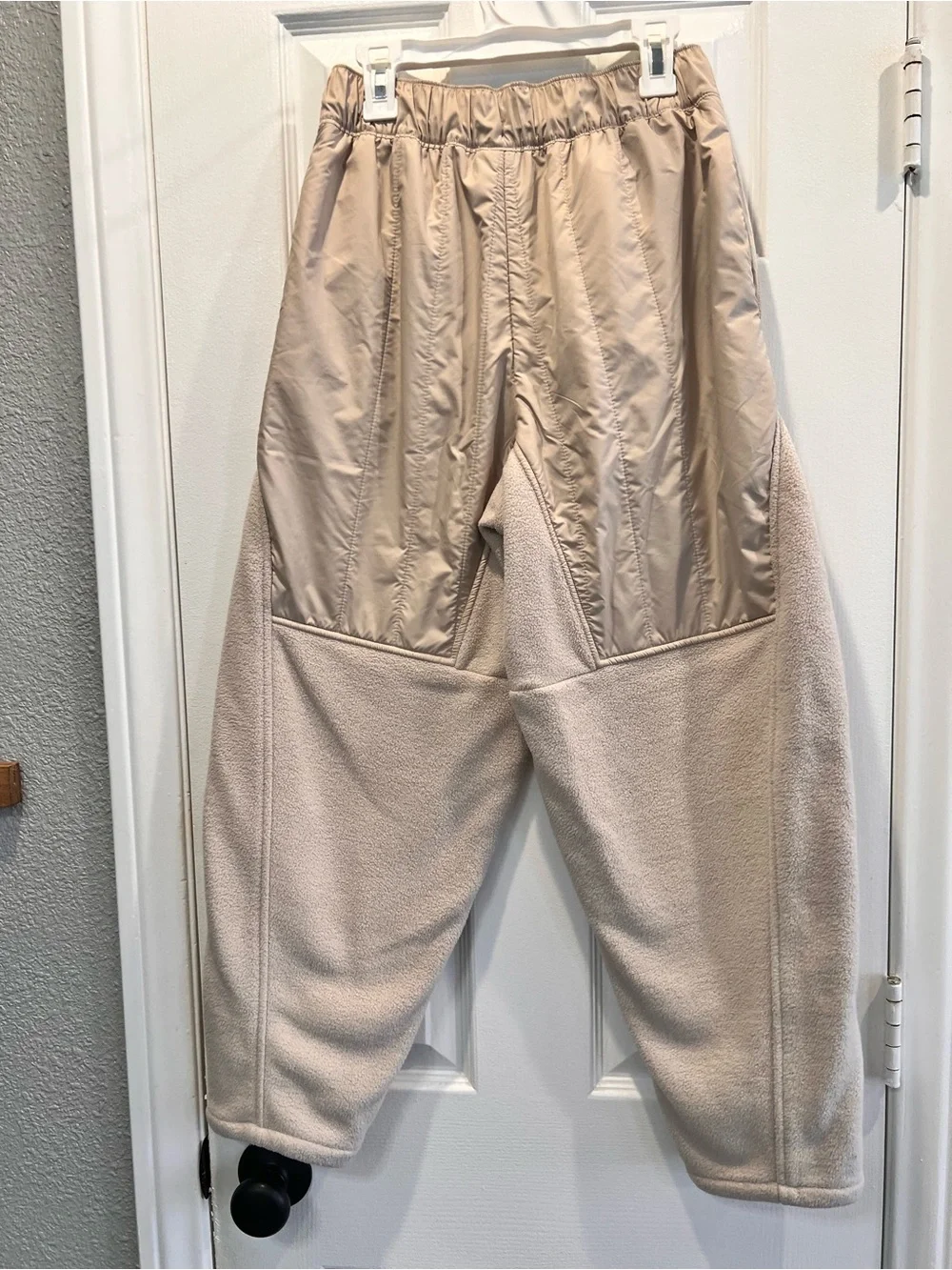 Nike Swoosh Curve Plush Fleece Quilted High Rise Pants Beige Cream Size XS